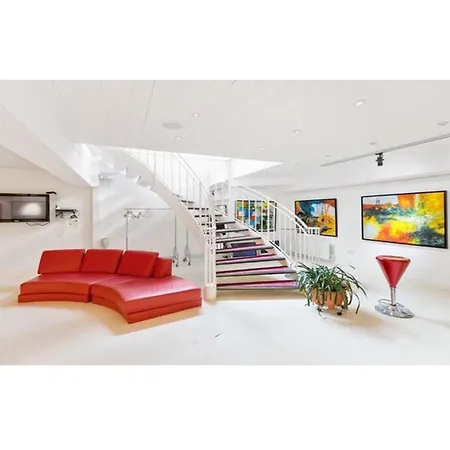 Eiffel Tower / Loft Space Apartment Paris